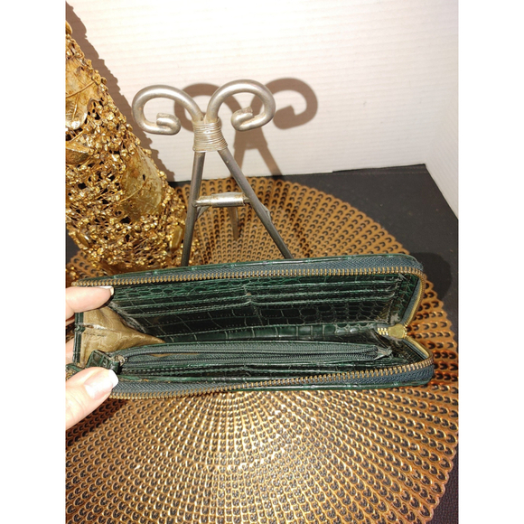 Ivanka Trump Crocodile Zip Clutch\Wallet - Picture 5 of 7